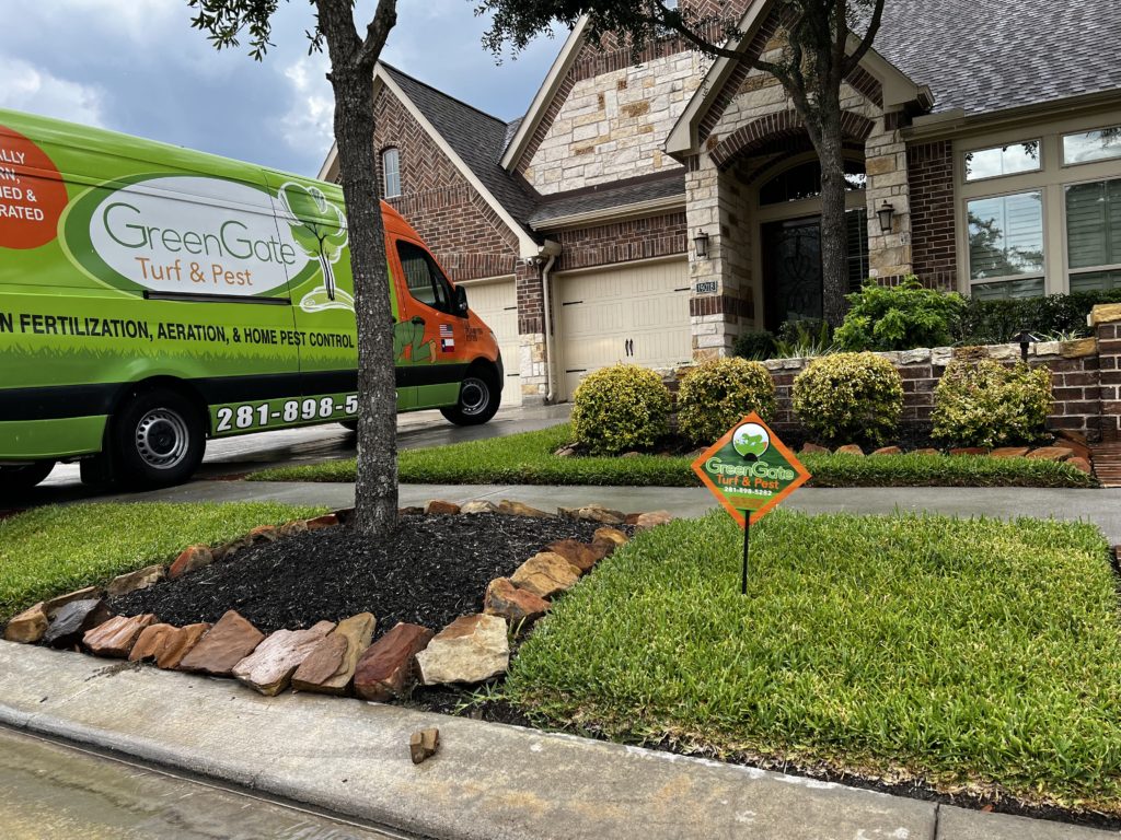 lawn aeration the woodlands