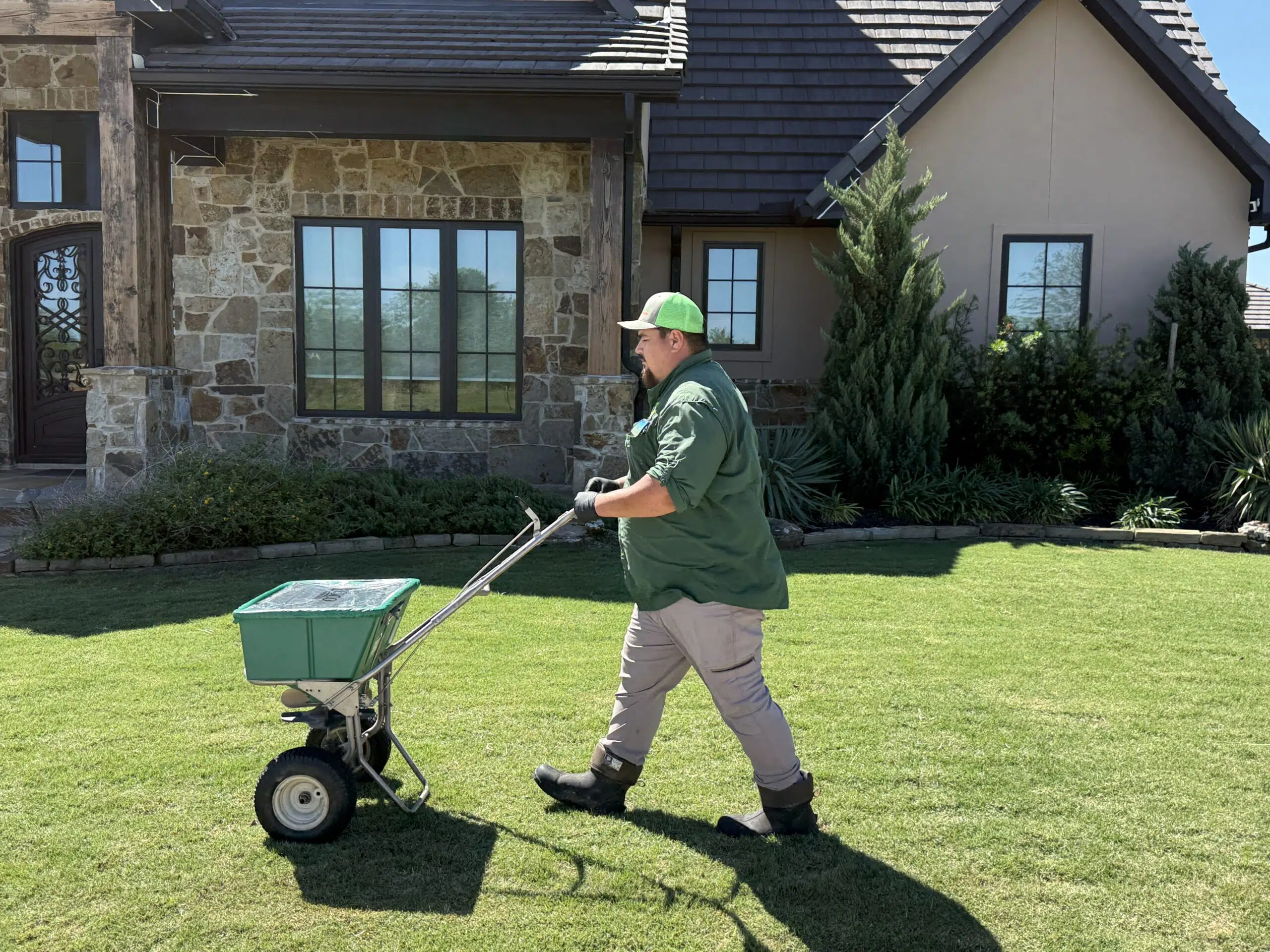 lawn care Tomball